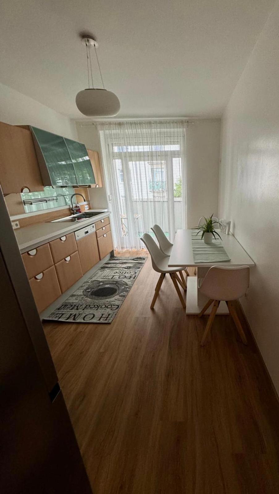 Sunny And Elegant Apartament In Central Location Graz Kültér fotó