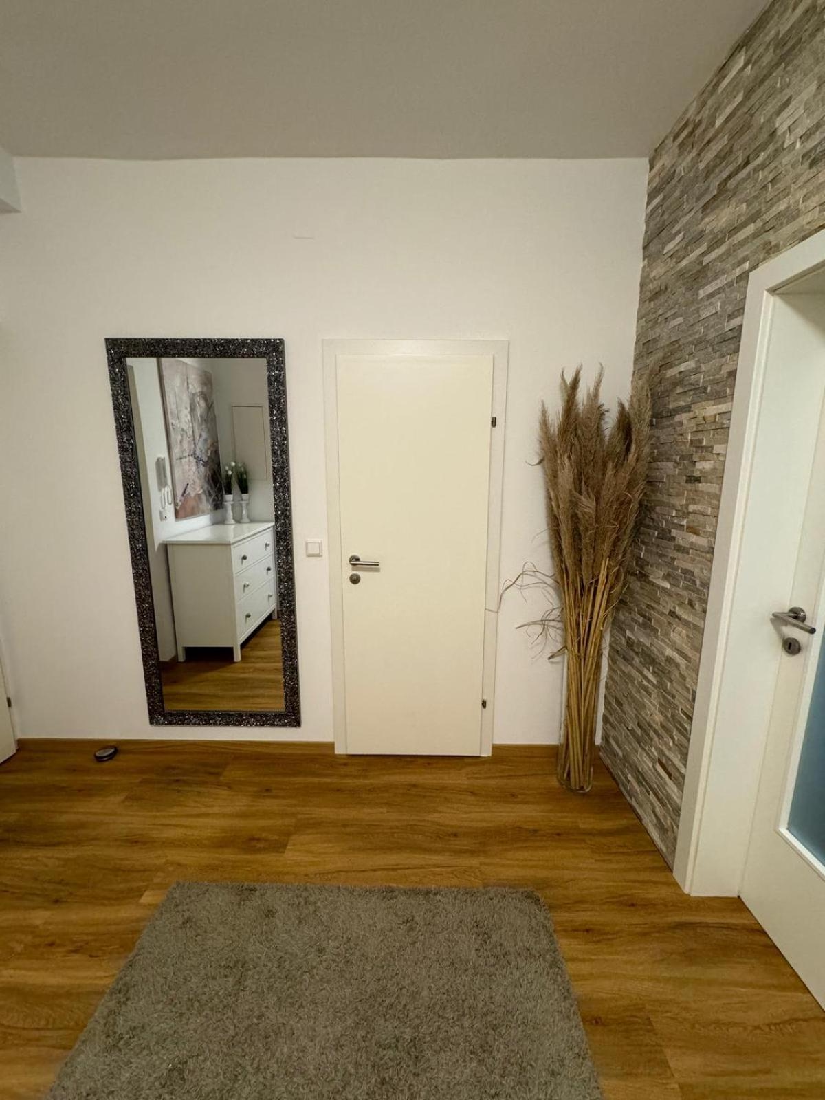 Sunny And Elegant Apartament In Central Location Graz Kültér fotó